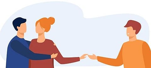 पतीसोबत करवा चौथच्या शॉपिंगला गेली अन् आल्यावर बहिणीच्या पतीसोबत पळाली !