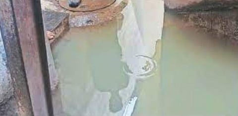 Pimpri News : पिंपळे गुरव येथे मैलामिश्रित पाणी रस्त्यावर