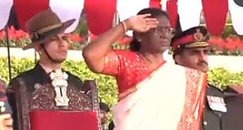 राष्ट्रपती द्रौपदी मुर्मु यांनी एनडीएच्या 145 व्या अभ्यासक्रमाच्या पासिंग आऊट परेडचा घेतला आढावा