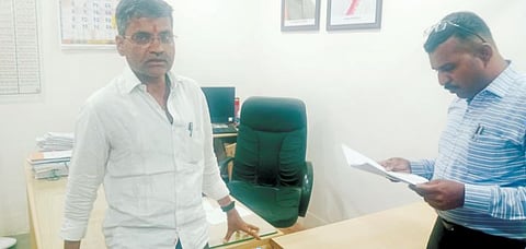 दलित वस्तीचा निधी ठराविक गावांनाच ; आ.नीलेश लंके संतापले