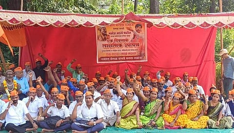 सिंधुदुर्ग : मराठा आरक्षणाच्या मागणीसाठी वेताळ बांबर्डेत एक दिवसीय लाक्षणिक उपोषण