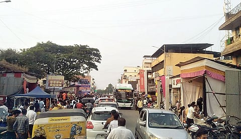 Pimpri News : वाहतूक कोंडीमुळे देहूकर त्रस्त