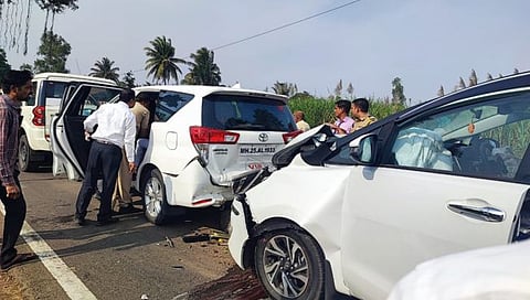 कोल्हापूर : रजपूतवाडी येथे आरोग्यमंत्री तानाजी सावंत यांच्या वाहनाचा अपघात
