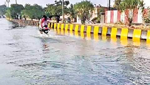 कोल्हापूर : व्हॉल्व्हमधून गळती; लाखो लिटर पाणी वाया