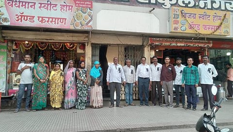 Nashik News : देवळा नगरपंचायतीच्या कर्मचाऱ्यांचे काळ्या फिती लावून कामकाज, दिला ‘हा’ इशारा