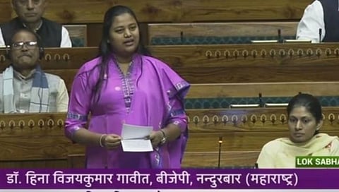 वीर खाजा नाईक यांच्या गावाला जाणाऱ्या रस्त्याचा प्रश्न डॉ. हिना गावित यांनी मांडला संसदेत