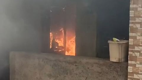 नाशिक : भाजी घ्यायला बाहेर पडले, इकडे घर आगीत भस्मसात; तोरणा नगरची घटना