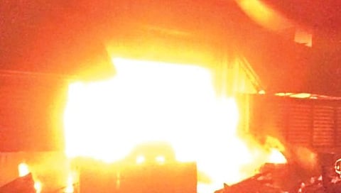 Nashik News : एचएनजी कारखान्यात भट्टीचा स्फोट, सुदैवाने जीवितहानी नाही