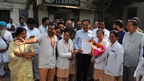 धुळे : जिल्हा रुग्णालयातील अति दक्षता, बाल अतिदक्षता विभाग युनिटचे उद्घाटन 