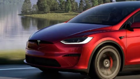 Tesla ने बाजारातून परत मागवली सव्वालाख वाहने, तांत्रिक बिघाडामुळे अपघाताचा धोका