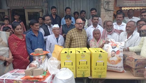 गुलाबराव पाटील यांच्याकडून दुर्घटनाग्रस्त कुटुंबियांना मदत