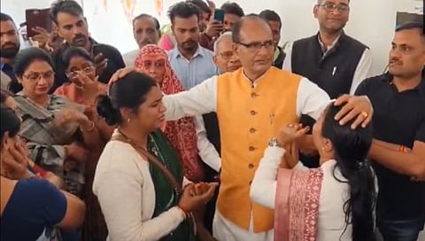 Shivraj Singh Chouhan : मध्य प्रदेशात मामांनाच मुख्यमंत्री करा; महिला समर्थक धाय मोकलून रडल्या