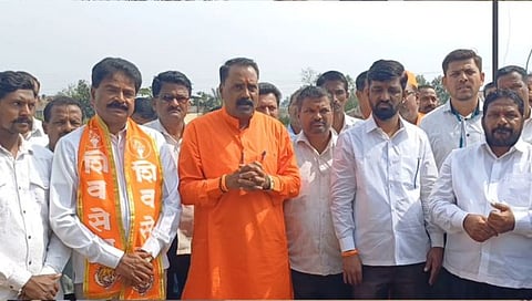 कोल्हापूर : पुणे-बंगळूर मार्गावरील उंचगावचा पूल प्रश्न गंभीर; ठाकरे गटाचा महामार्ग प्राधिकरण कार्यालयावर मोर्चा