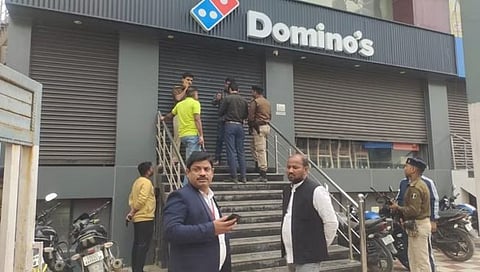 Bihar Bank Loot : बिहारमध्ये बँक दरोड्याचा थरार; कर्मचाऱ्यांसह ग्राहक ओलीस ठेवत १६ लाखांची लूट