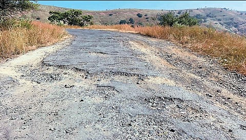 पर्यटकांवर दुर्घटनांची टांगती तलवार!