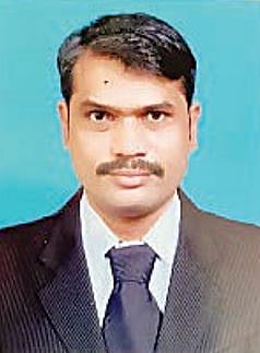 गोष्ट जिद्दीची : अपंगत्वावर मात करीत त्याने जिंकली आयुष्याची लढाई