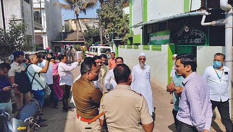 कोल्हापूर : लक्षतीर्थमधील अनधिकृत मशिदीवरून राडा