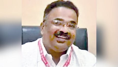 सोलापूर : निलंबित शिक्षणाधिकारी लोहारांकडे ५.८५ कोटींचे घबाड