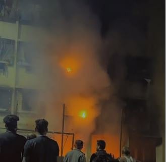 Fire Incident : पिंपरी येथील विठ्लनगर मधील इमारतीला आग