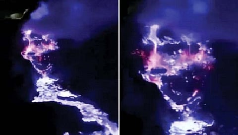 चक्क निळा लाव्हा बाहेर सोडणारा ज्वालामुखी