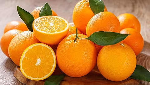 थंडीच्या दिवसांमध्ये संत्री खाणे लाभदायक