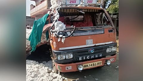 बीड : भेडबुद्रुक येथे  टेम्पोखाली सापडून एक ठार; तीन जखमी