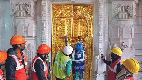 Ram Mandir Inauguration : 18 दरवाजांवर 100 किलो सोन्याचा मुलामा