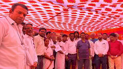 सिंधुदुर्ग : नारायण राणे यांच्या आश्वासनानंतर प्रवासी संघटनेचे उपोषण मागे