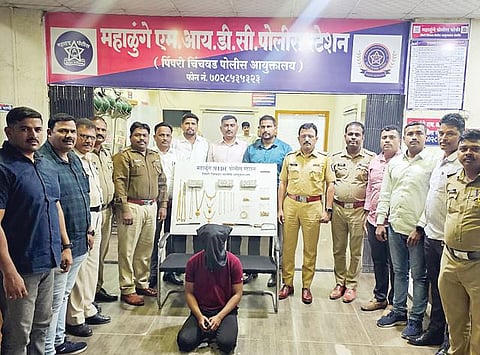Crime News : सराईत चोरटे अटकेत; 1 किलो सोने जप्त