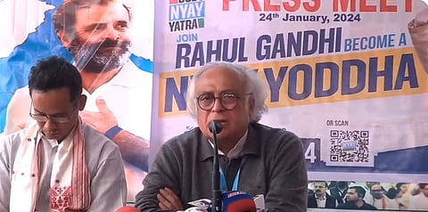 पत्रकार परिषदेत बोलताना काँग्रेसचे ज्‍येष्‍ठ नेते जयराम रमेश.