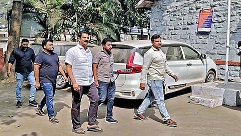 कोल्हापूर : ‘राजाराम’च्या एम.डीं.ना मारहाण; माजी स्थायी सभापती नेजदारसह 8 अटकेत