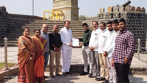 Nashik News : केंद्र, राज्यसरकार विरोधात देवळ्यात राष्ट्रवादीचे तहसीलदारांना निवेदन  