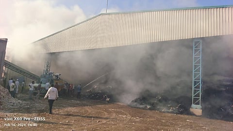 बीड : माजलगाव येथील कुणाल जिनिंगला आग; १५ हजार क्विंटल कापूस जळून खाक