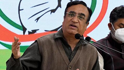 आयकर विभागाने बँक खात्यातून ६५ कोटी रुपये काढले : काँग्रेसचा गंभीर आरोप