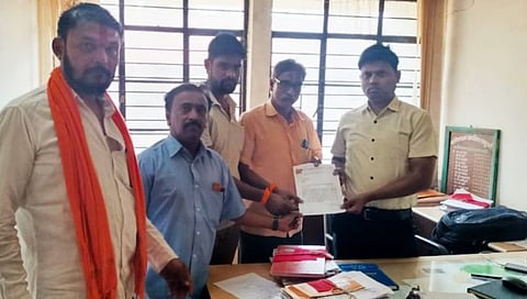 बुरंबाळमधील बेकायदेशीर उत्खननाची चौकशी करा; ठाकरे शिवसेनेची तहसीलदारांकडे मागणी 