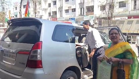 बारामतीच्या कसबा भागातील राष्ट्रवादी भवनातून शरद पवार गटाने हलविले साहित्य