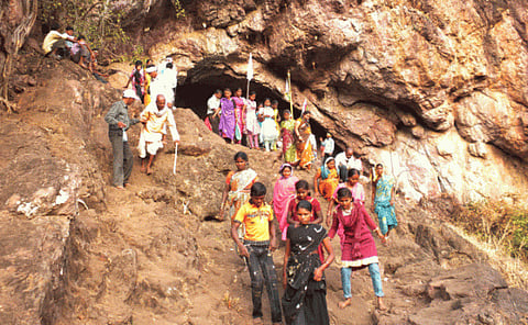 ‘कचारगड’ कोयापुनेम महोत्सव : आशिया खंडातील सर्वात मोठ्या गुहेत रंगणार भाविकांचा मेळा