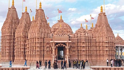 हिंदू मंदिराचे पंतप्रधान मोदी यांच्या हस्ते आज उद्घाटन