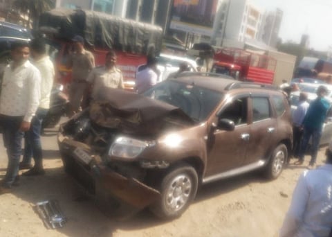 नवले पुल भागात भरधाव ट्रकची आठ वाहनांना धडक: सुदैवाने जीवित हानी नाही