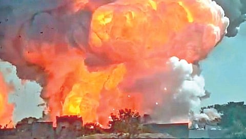 फटाका कारखाना स्फोटात 11 ठार