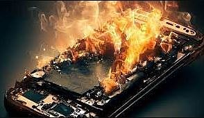 आस्था एक्सप्रेसमध्ये मोबाईलचा स्फोट; पिंपरी येथे प्रवाशांची धांदल