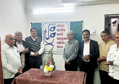 बालसाहित्याचे दालन समृद्ध होणे गरजेचे : डॉ. राजा दीक्षित यांचे मत