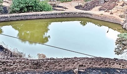 शिवरायांच्या जलव्यवस्थापनाचा वारसा दुर्लक्षित; राजगडाच्या तळ्यातील पाणी दूषित