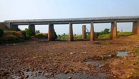 Kolhapur News : दत्तवाड येथील दूधगंगा नदीचे पात्र महिन्यात तिसऱ्यांदा कोरडे; पाण्याचा प्रश्न गंभीर