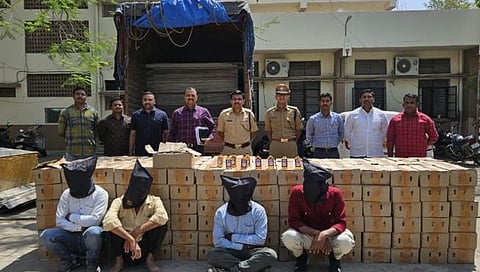 धुळ्यात पुष्पा स्टाईल मद्याची तस्करी करण्याचा प्रकार उघड, 36 लाख 90 हजाराचा मुद्देमाल जप्त