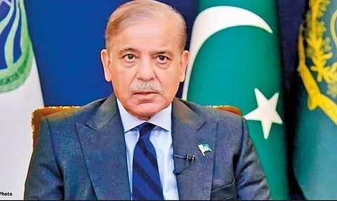 बहार विशेष : बुडत्या नौकेचा कप्तान