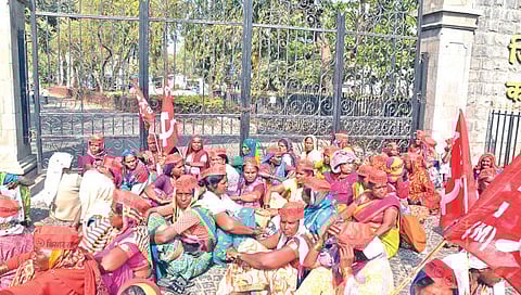 Nashik News : जिल्ह्यात वनहक्काचे २२ हजार दावे फेटाळले, आजपर्यंत ‘इतके’ क्षेत्र आदिवासींना वितरित