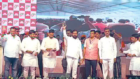 ‘शासन आपल्या दारी’ कार्यक्रमात मुख्यमंत्र्यांचे जोरदार शक्तिप्रदर्शन; भाजपचे अनेक नेते, अजित पवार गटाची कार्यक्रमाकडे पाठ