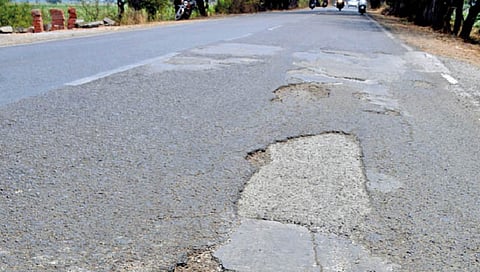 कोल्हापूर – केर्लेपर्यंतचा महामार्ग मृत्यूचा सापळा