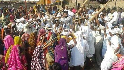 ‘काकी ये दीदी, रसमत करजो होळी’ : बंजारा समाजाचा अनोखा होळी उत्सव